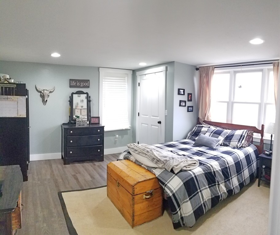 51 Moore Rd, New Braintree