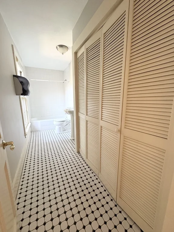 344 Lowell St, Lexington