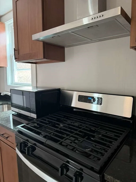 9 Granville St, Zip 01832