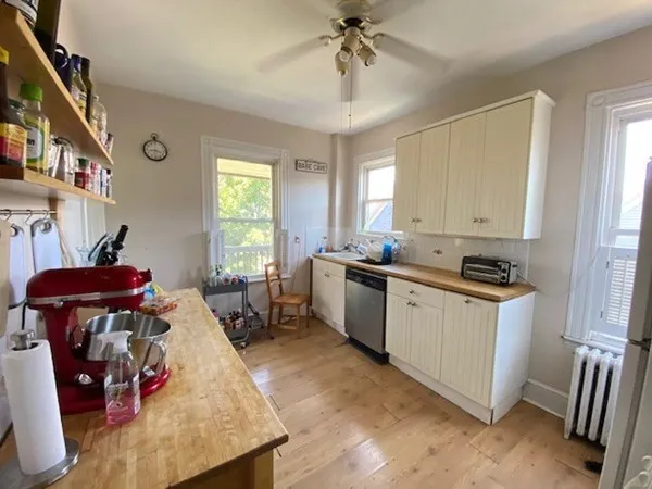 124 Calumet St, Mission Hill