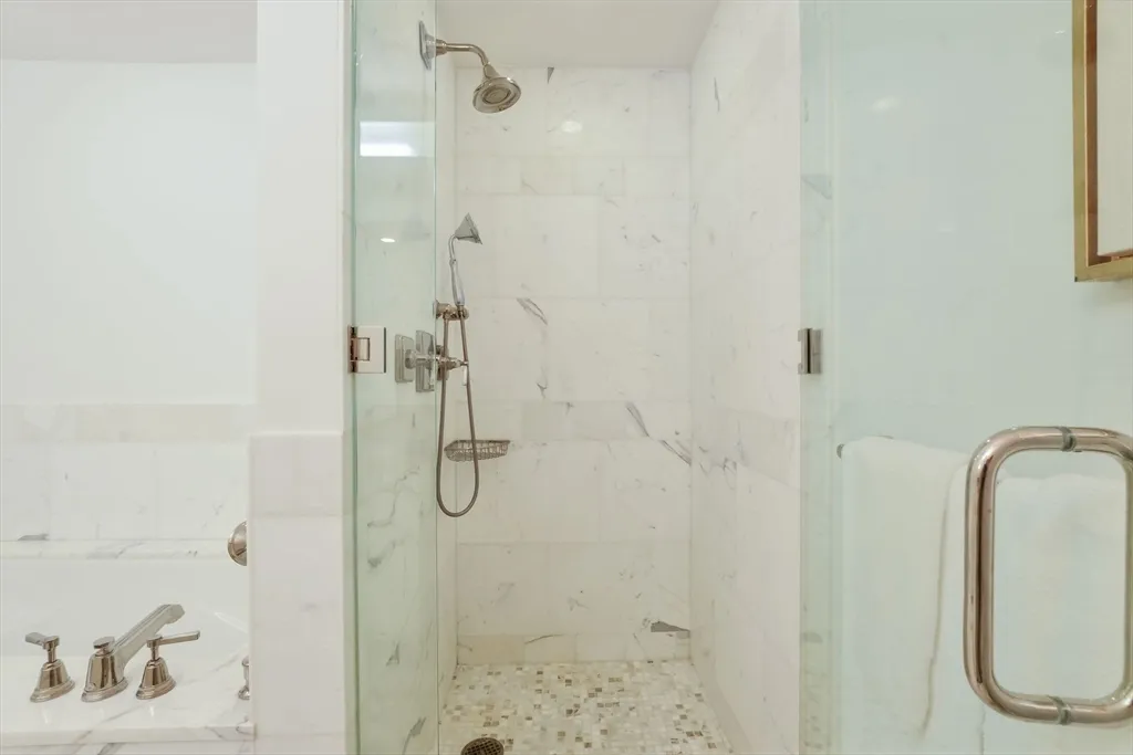 400 Stuart St, Back Bay