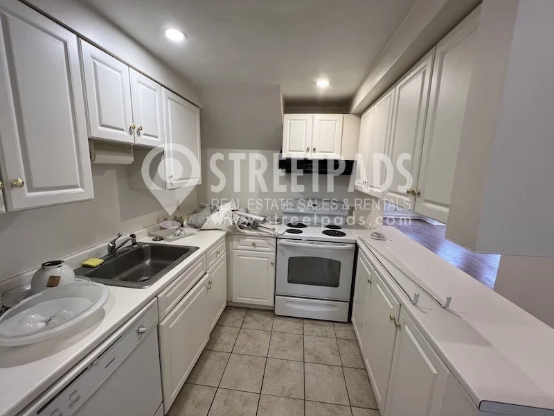 8 Glencoe St, Oak Square