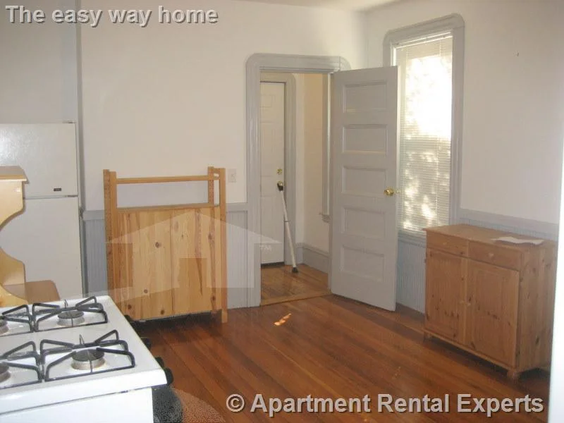 21 Windom St, Davis Square