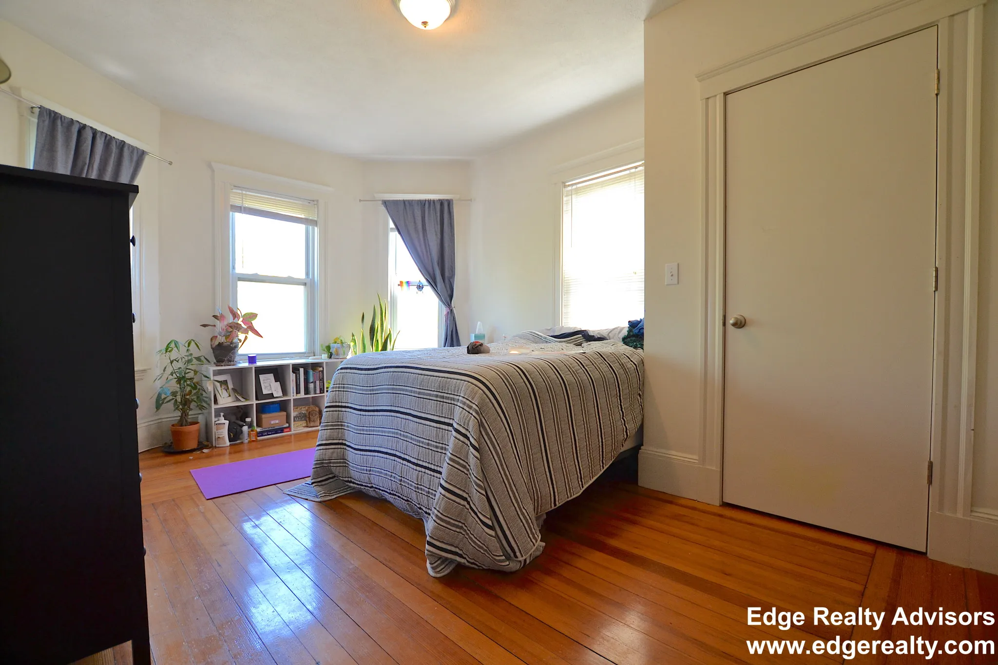 548 Washington St, Brighton