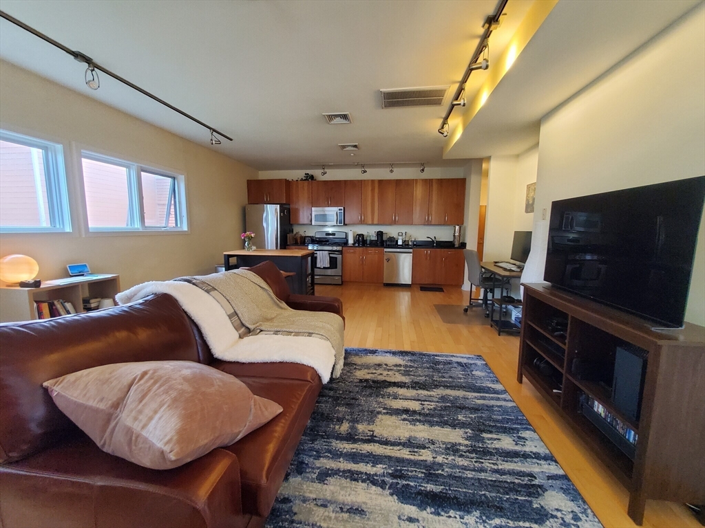 24 Bay State Rd, West Cambridge