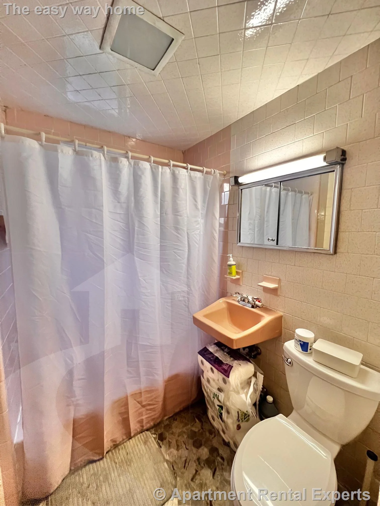 122 Willis Ave, Tufts