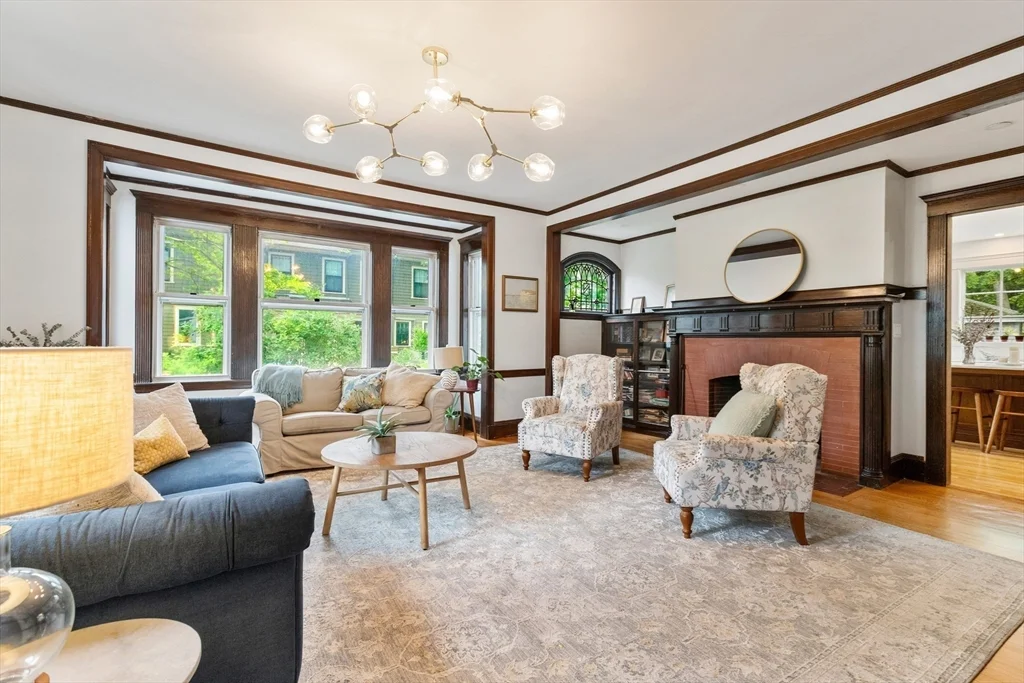 12 Windermere Ave, Arlington