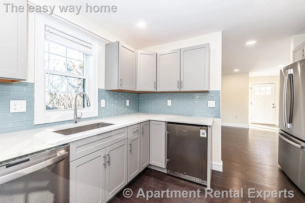 48 Caldwell Rd, Waltham
