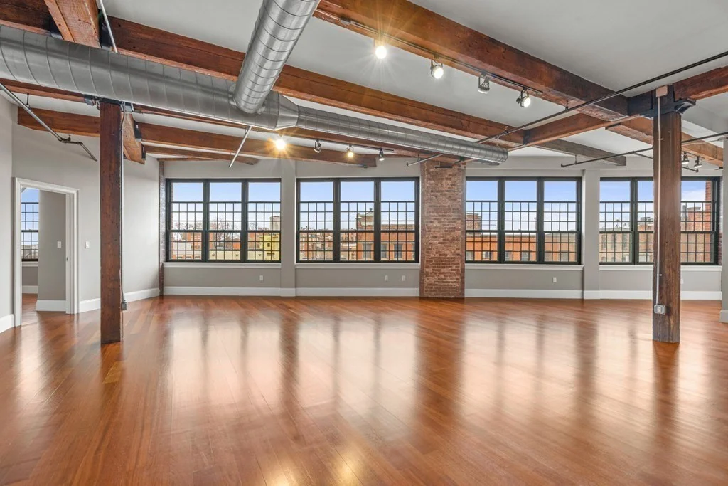 126 N Washington, North End