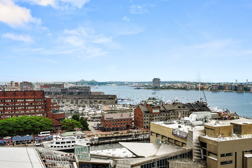 85 E India Row, Waterfront