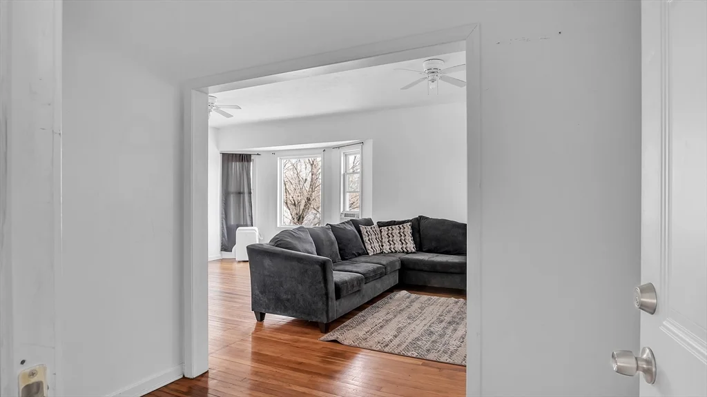 1442 Main St, Worcester
