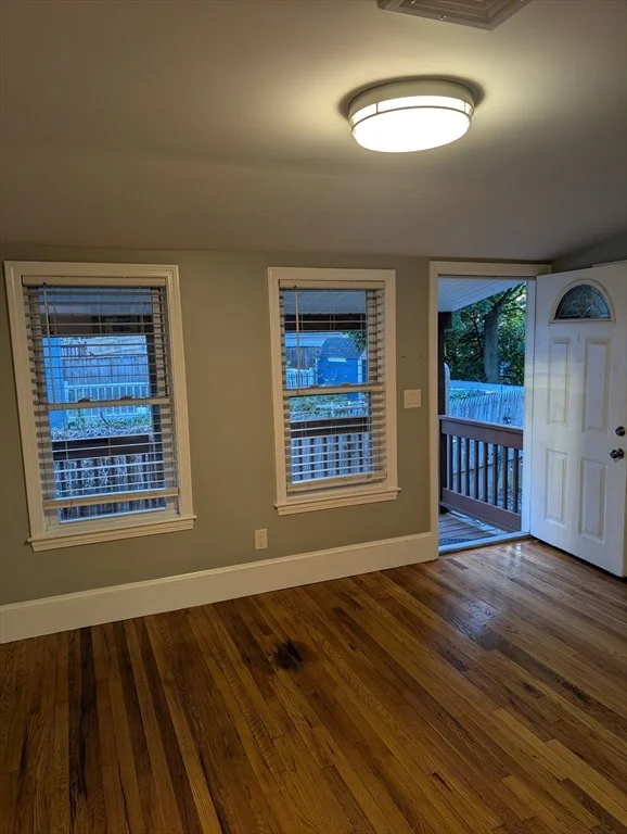 163 Ferry St, Malden