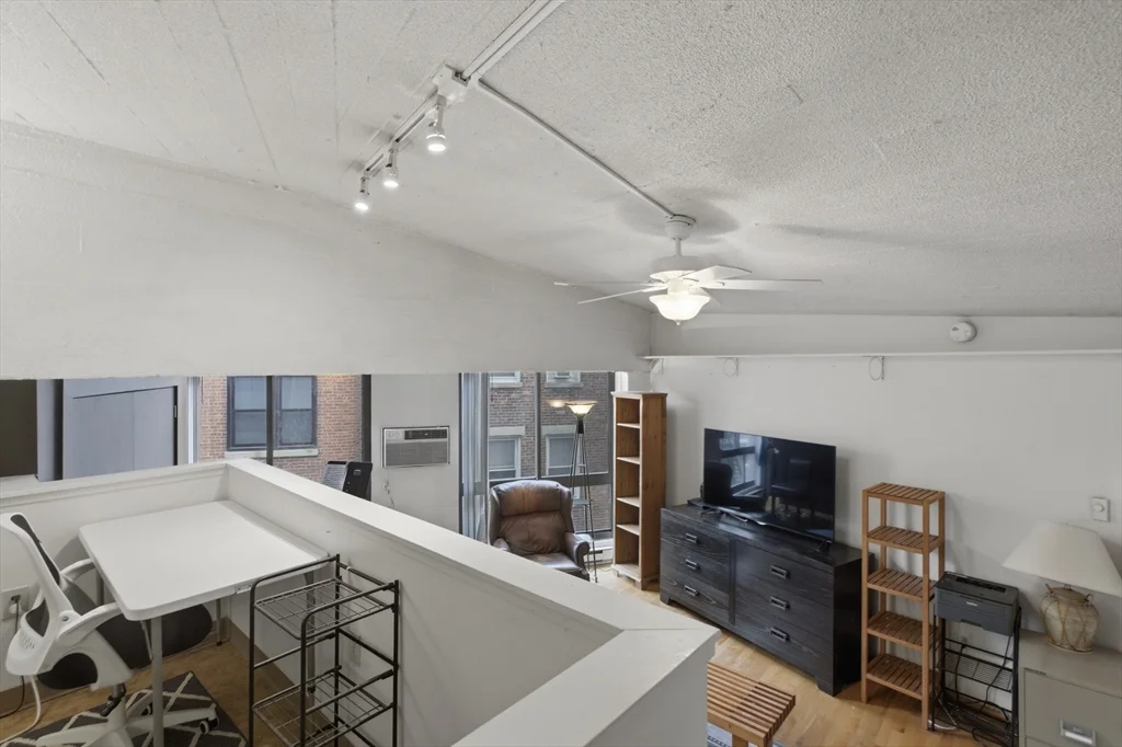 12 Stoneholm St, Back Bay