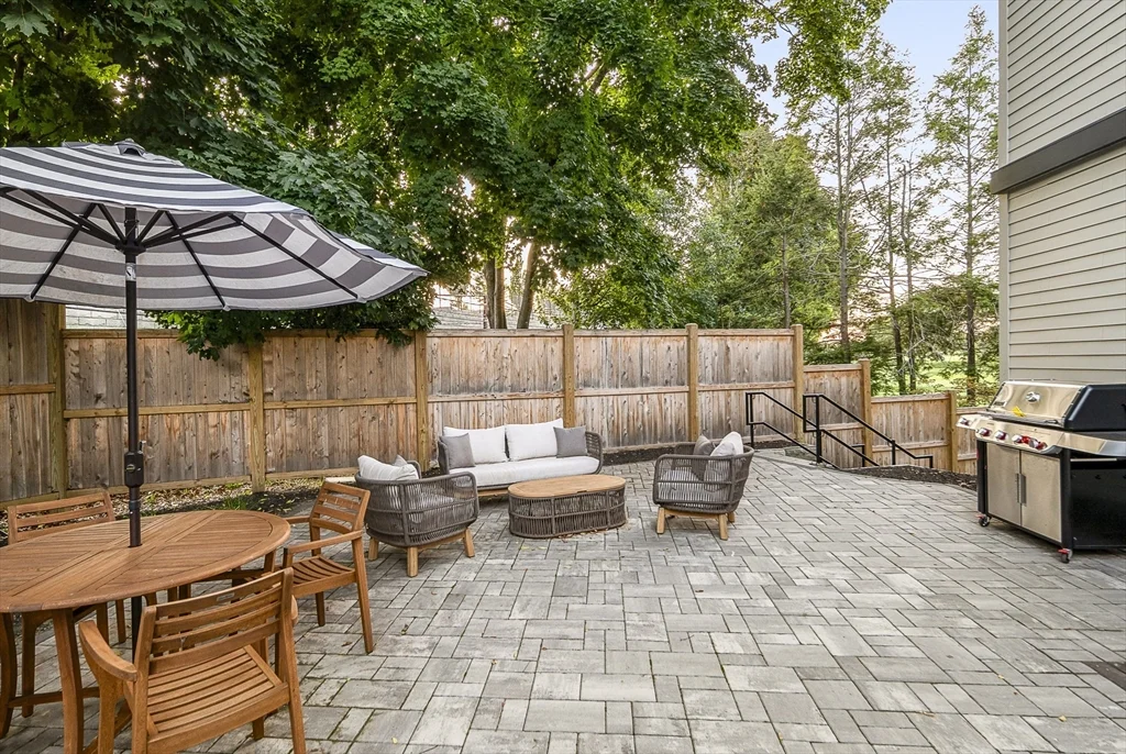 20 Kinmonth Rd, Waban