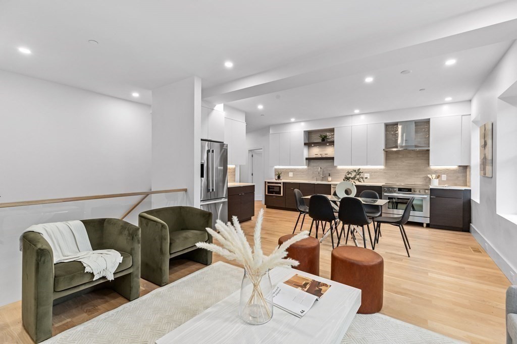 65 Pleasant St, Coolidge Corner