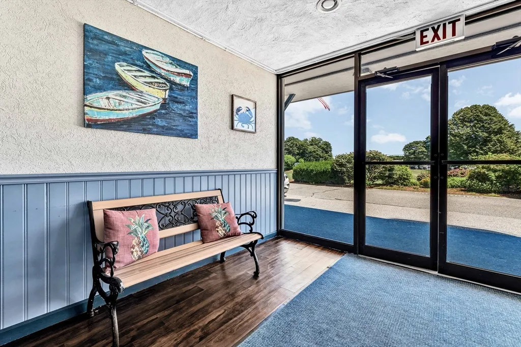 135 Scranton Ave, Falmouth