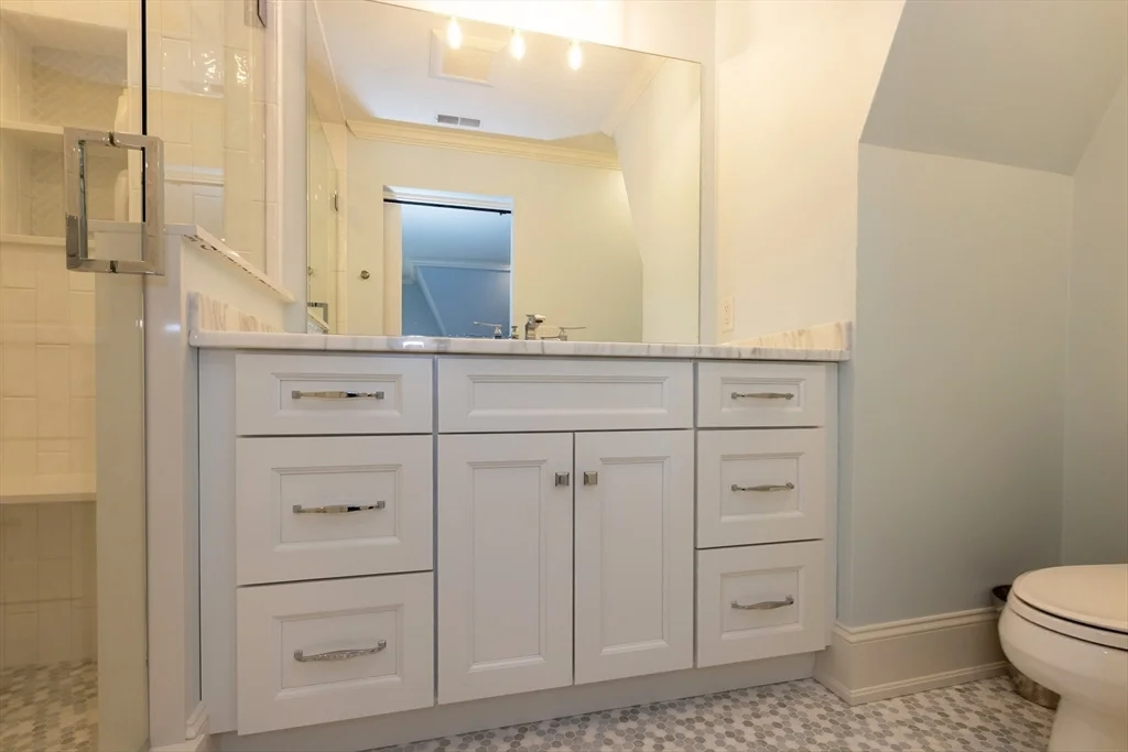 25 Cushing Ave, Crow Point