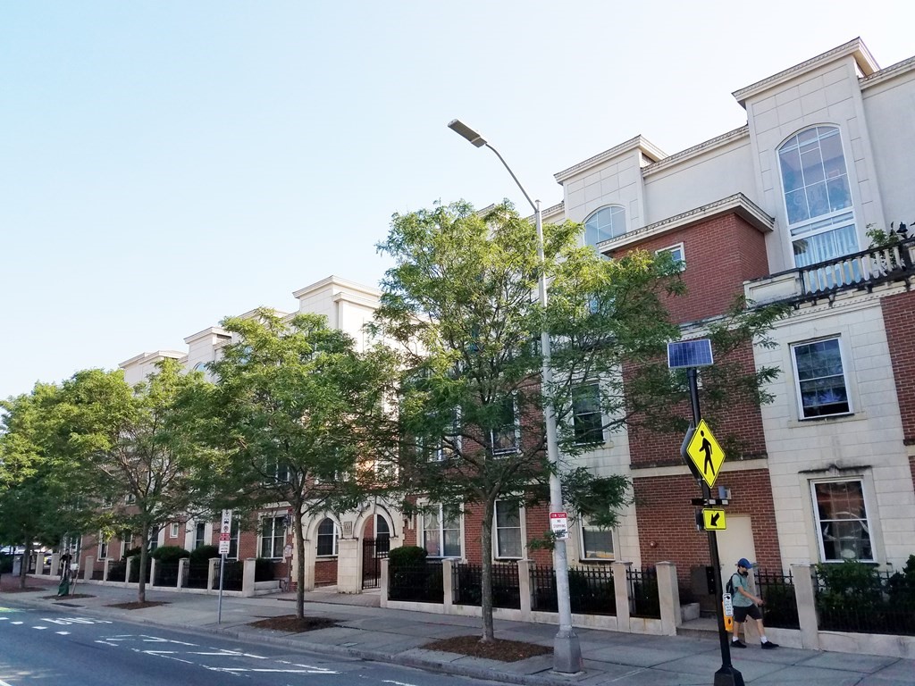 2440 Massachusetts Ave, Cambridge