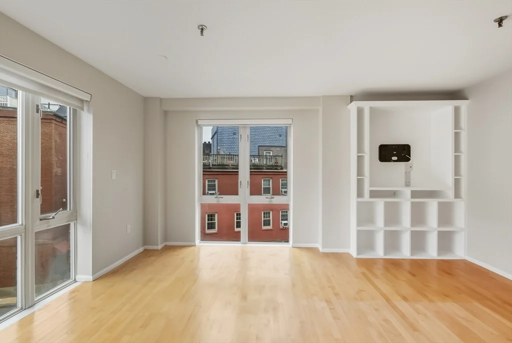 350 North, North End