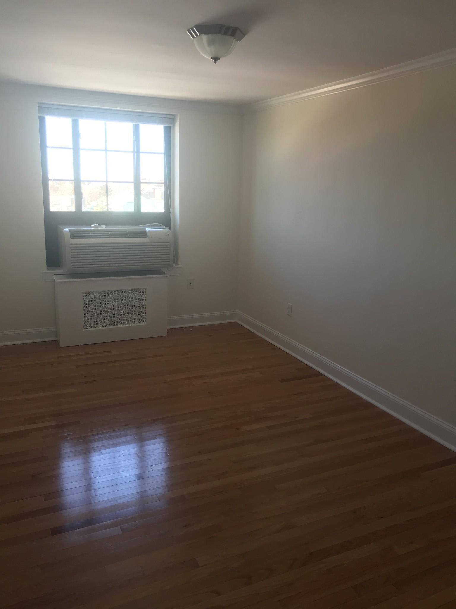 60 Brattle St, Harvard Square