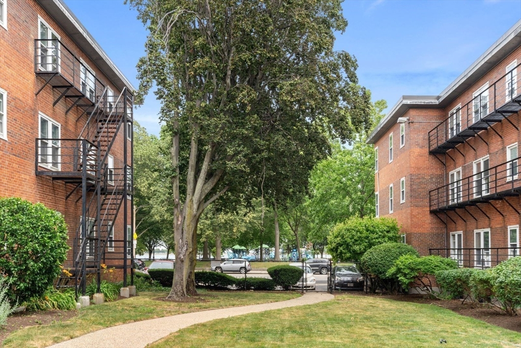 1 Twomey Ct, South Boston