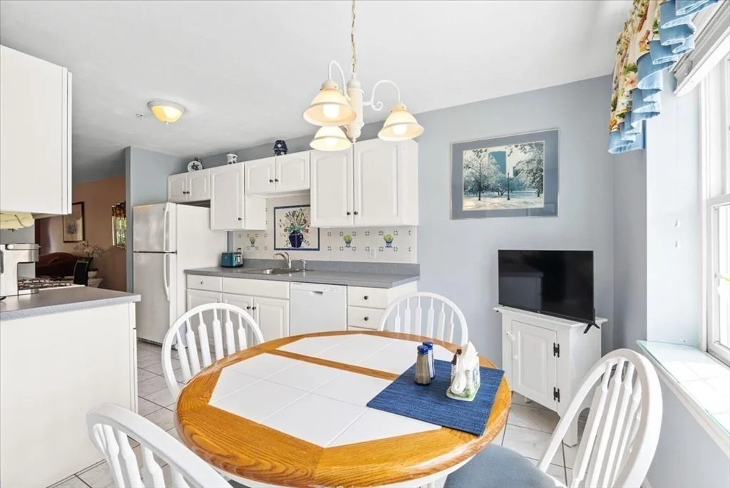 822 Thayer St, Abington