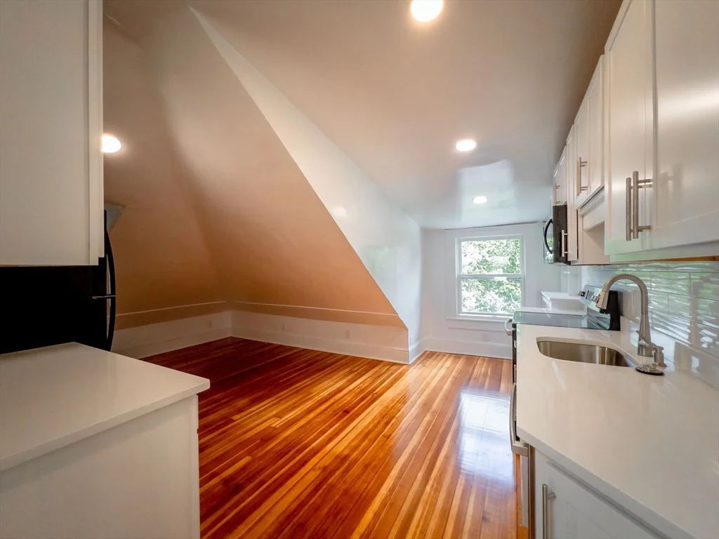 100 Chestnut Ave, Jamaica Plain