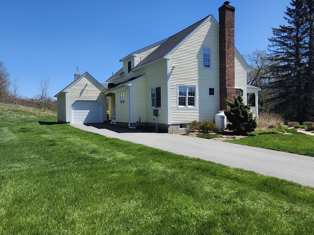 50 Fisher Rd, Southborough