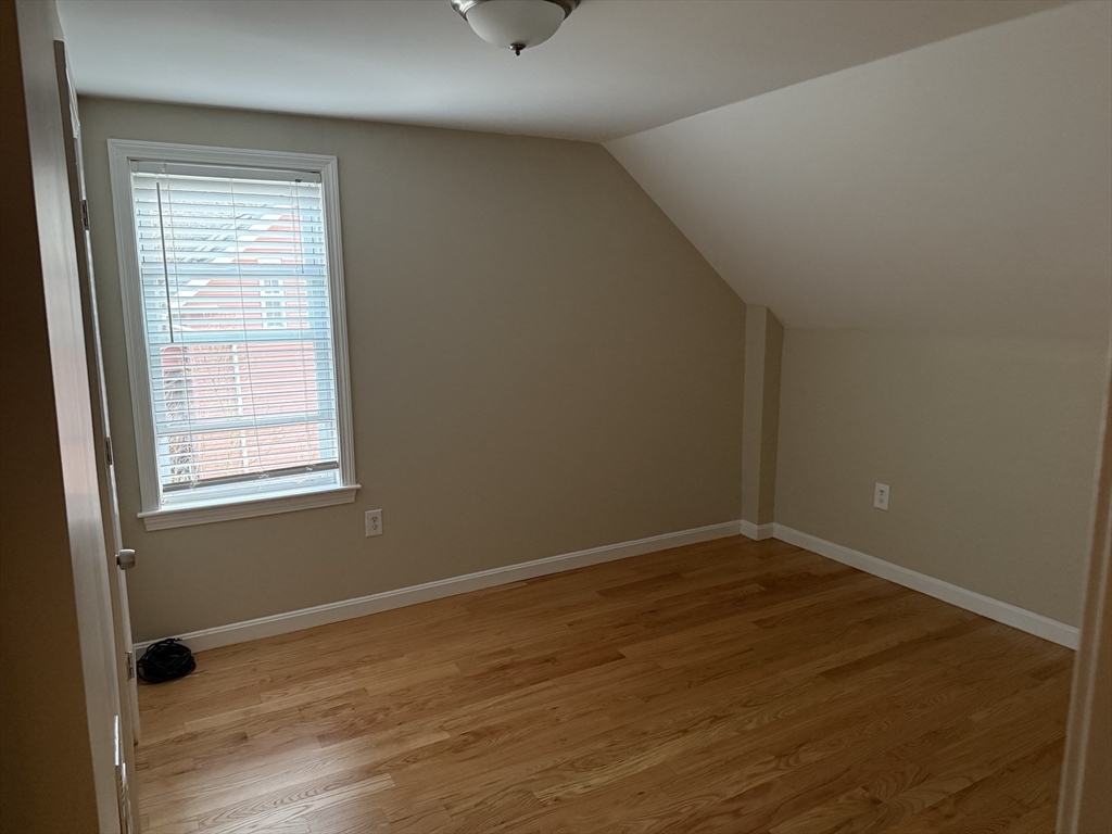 6 Claflin Pl, Hopkinton