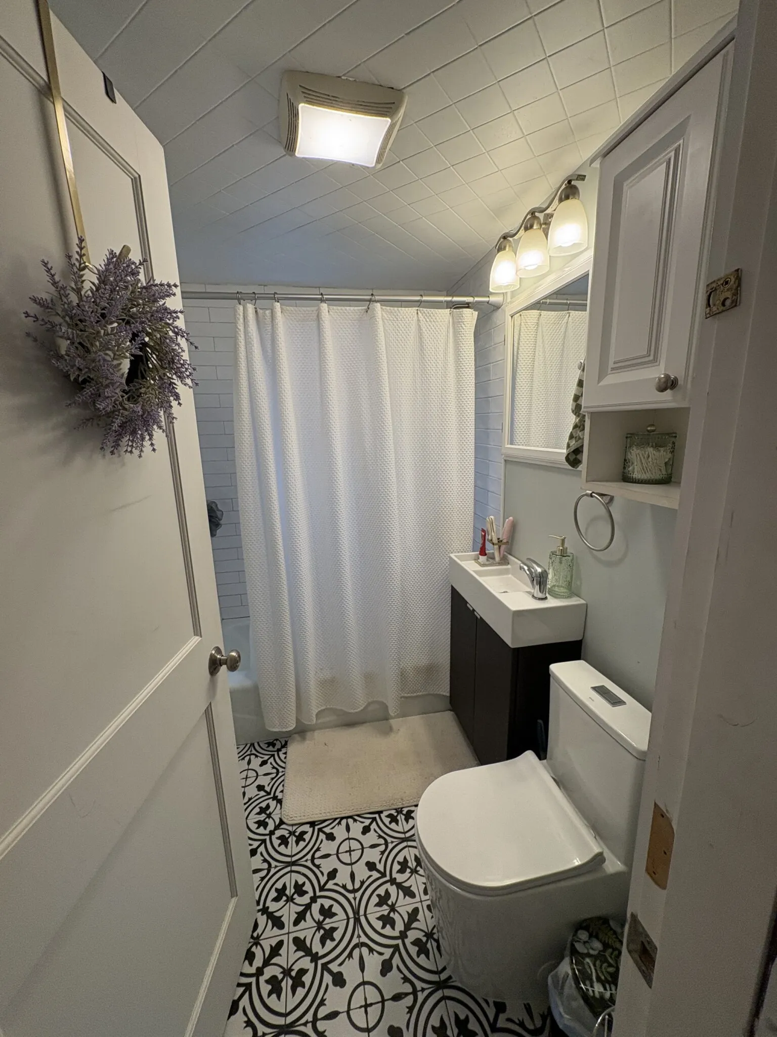 34 Sunset Rd, West Somerville