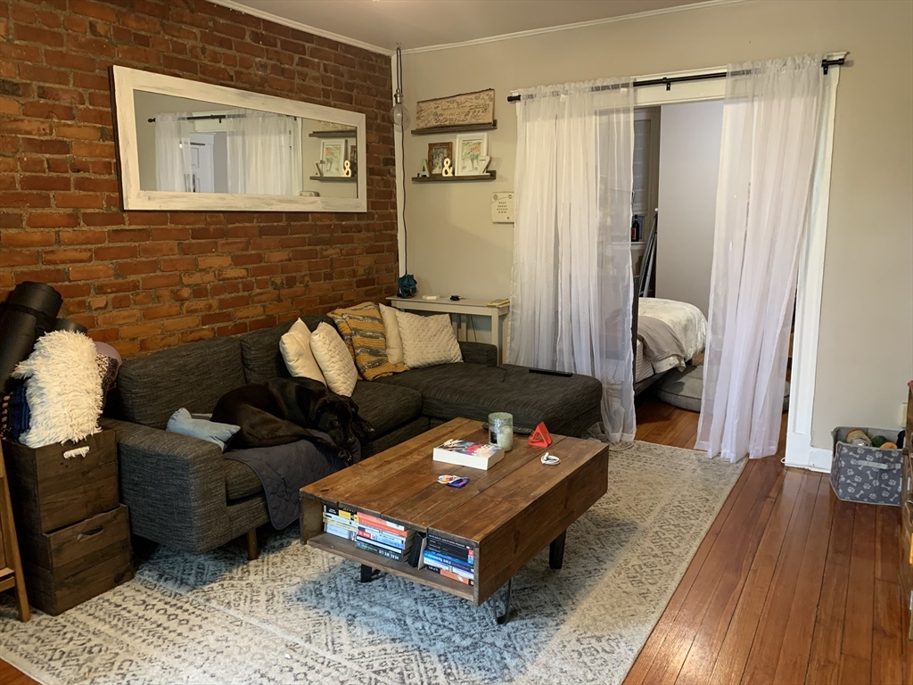 380 Riverway, Mission Hill