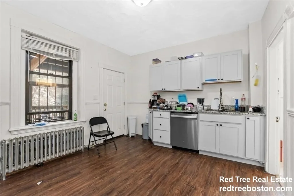 868 Huntington Ave, Coolidge Corner