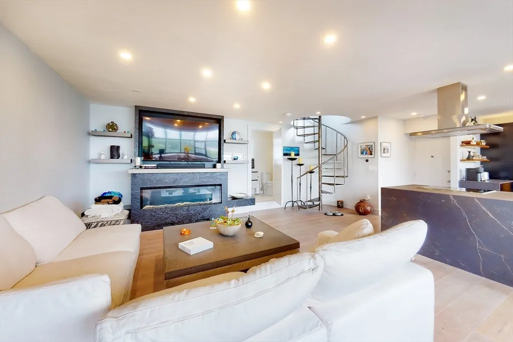 270 Beacon St, Back Bay