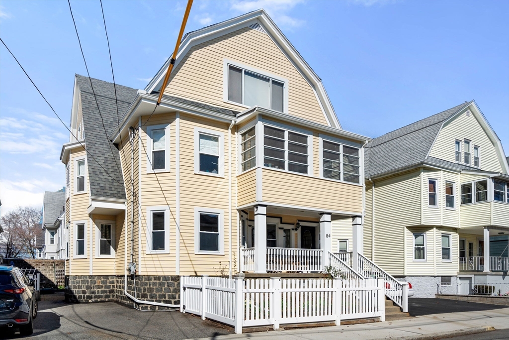 84 Pearson Rd, Tufts