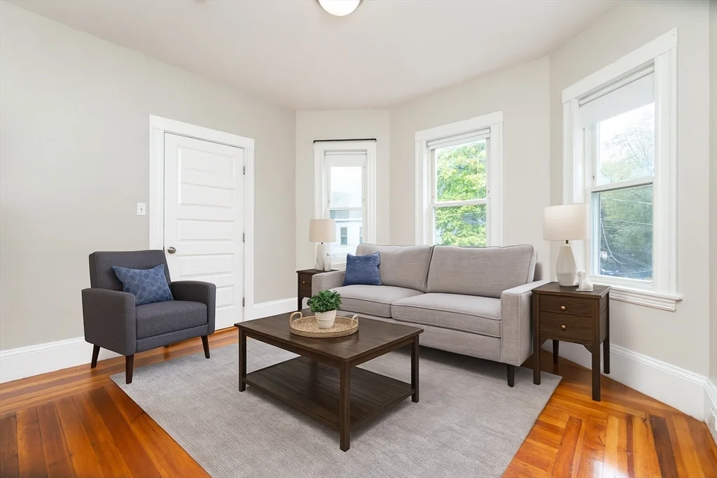 24 Aberdeen Rd, Framingham