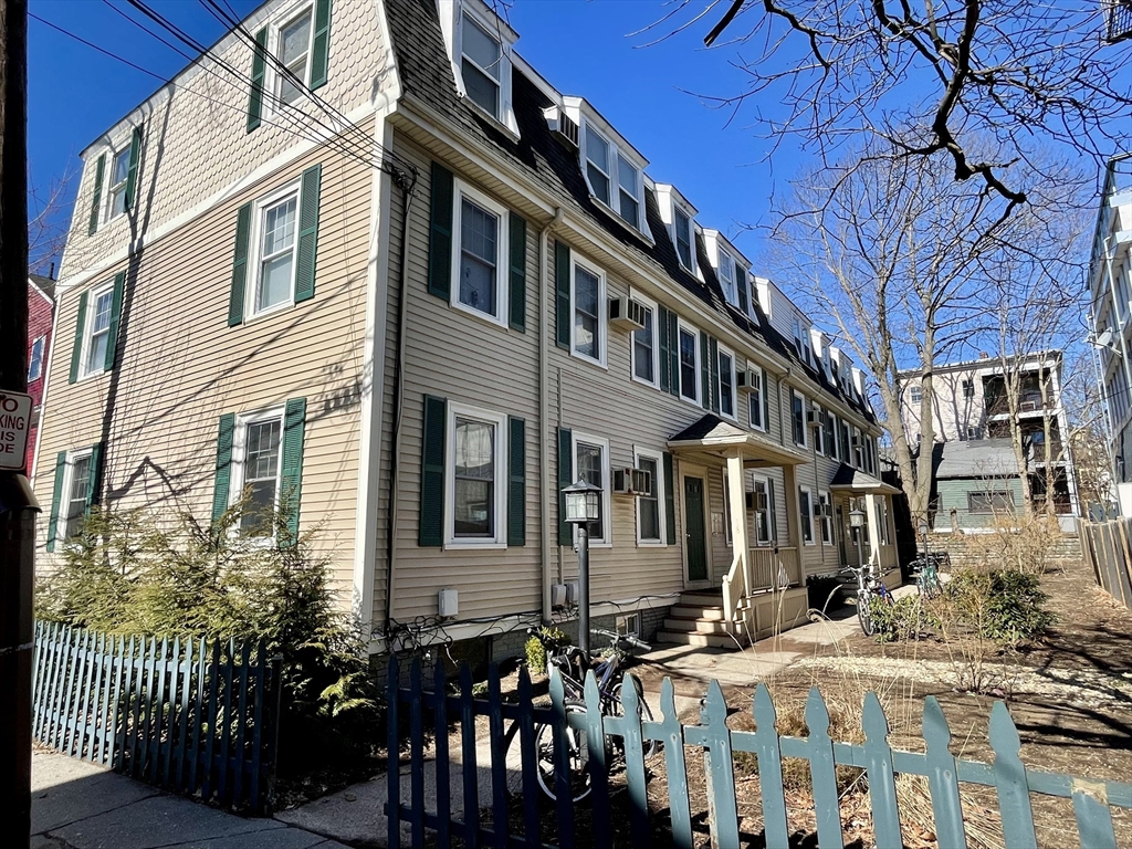 20 Roberts St, Brookline