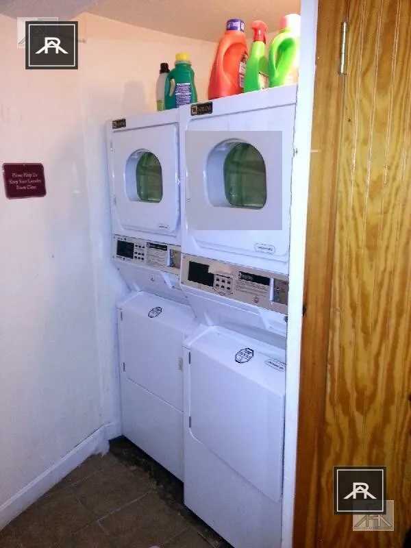 73 Thatcher St, North Brookline