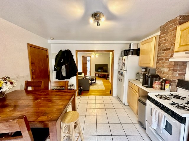 22 Thacher St, North End