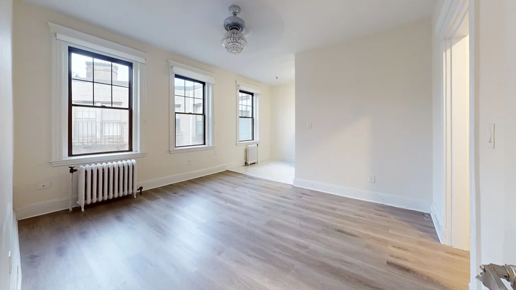 374 Chestnut Hill Ave, Brighton