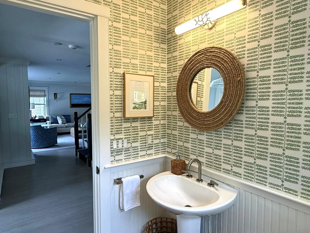 1 Pochick Ave, Nantucket