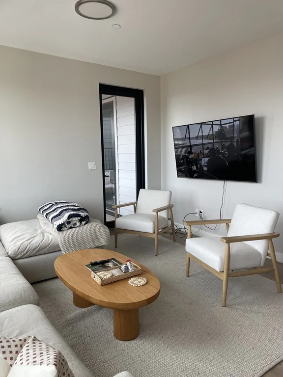 400 W Broadway, South Boston