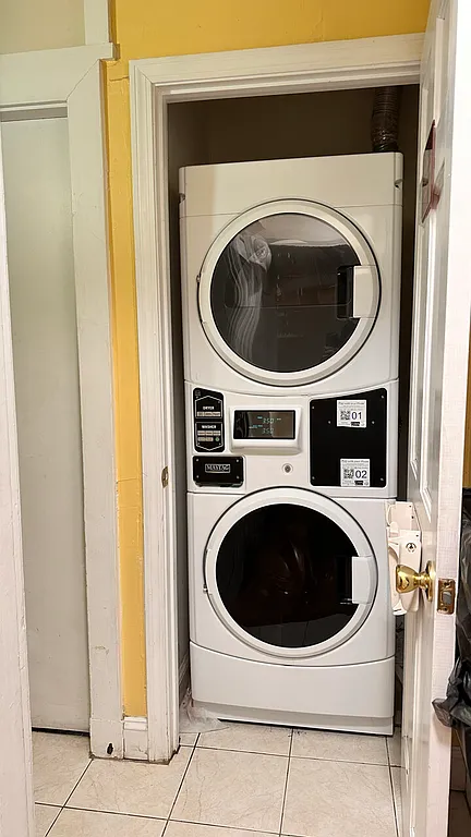 1689 Beacon St, Aspinwall Hill