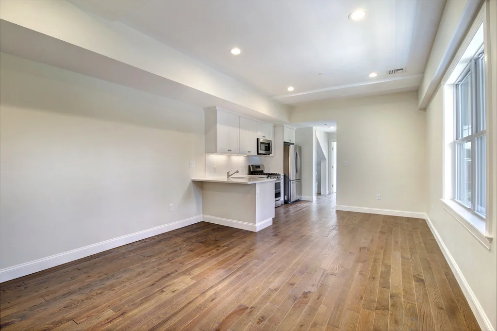 4 Kemp St, South Boston