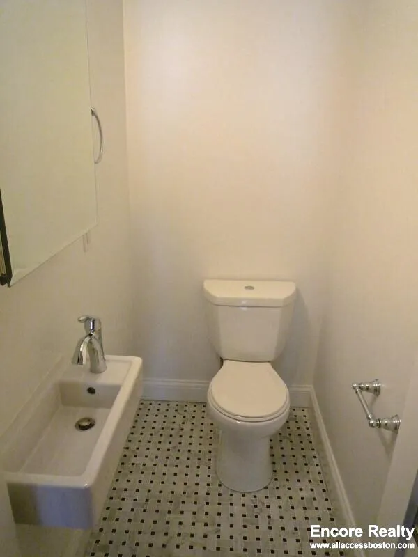 65 Langdon St, Neighborhood Nine