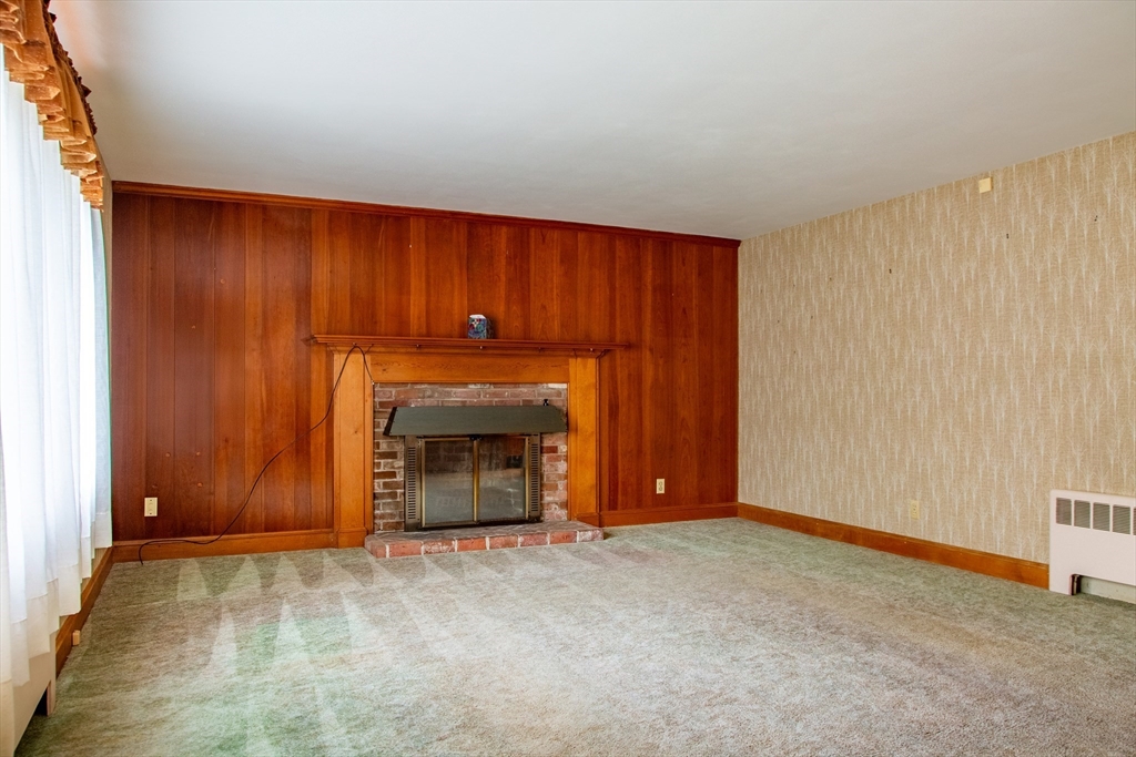 88 Sutherland Rd, North Attleboro