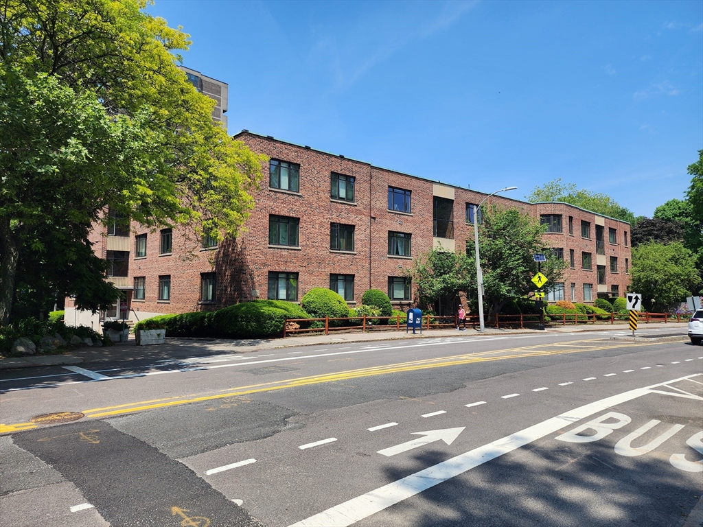 573 Washington St, Brookline