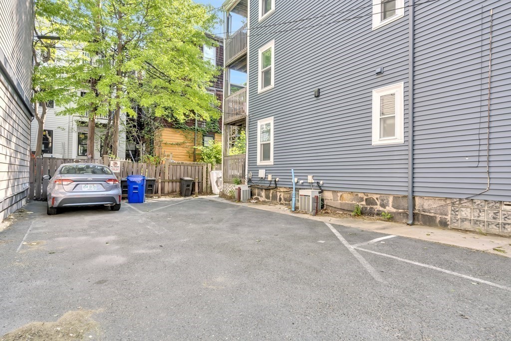 176 Bowen St, South Boston