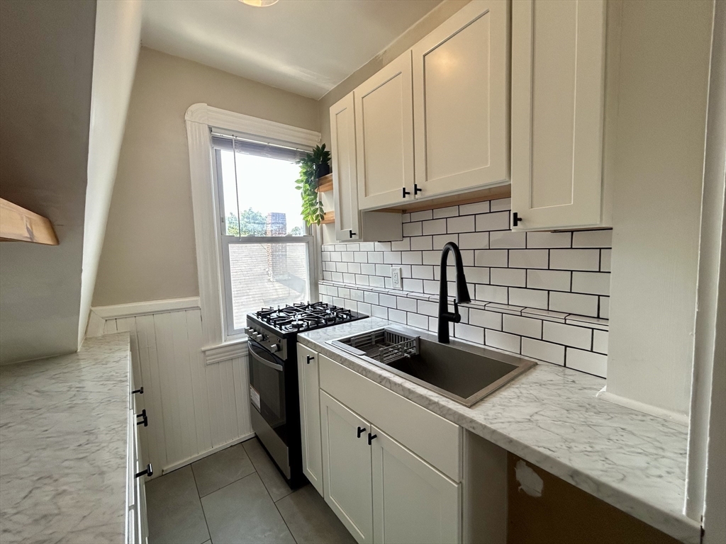 84 Durfee St, New Bedford