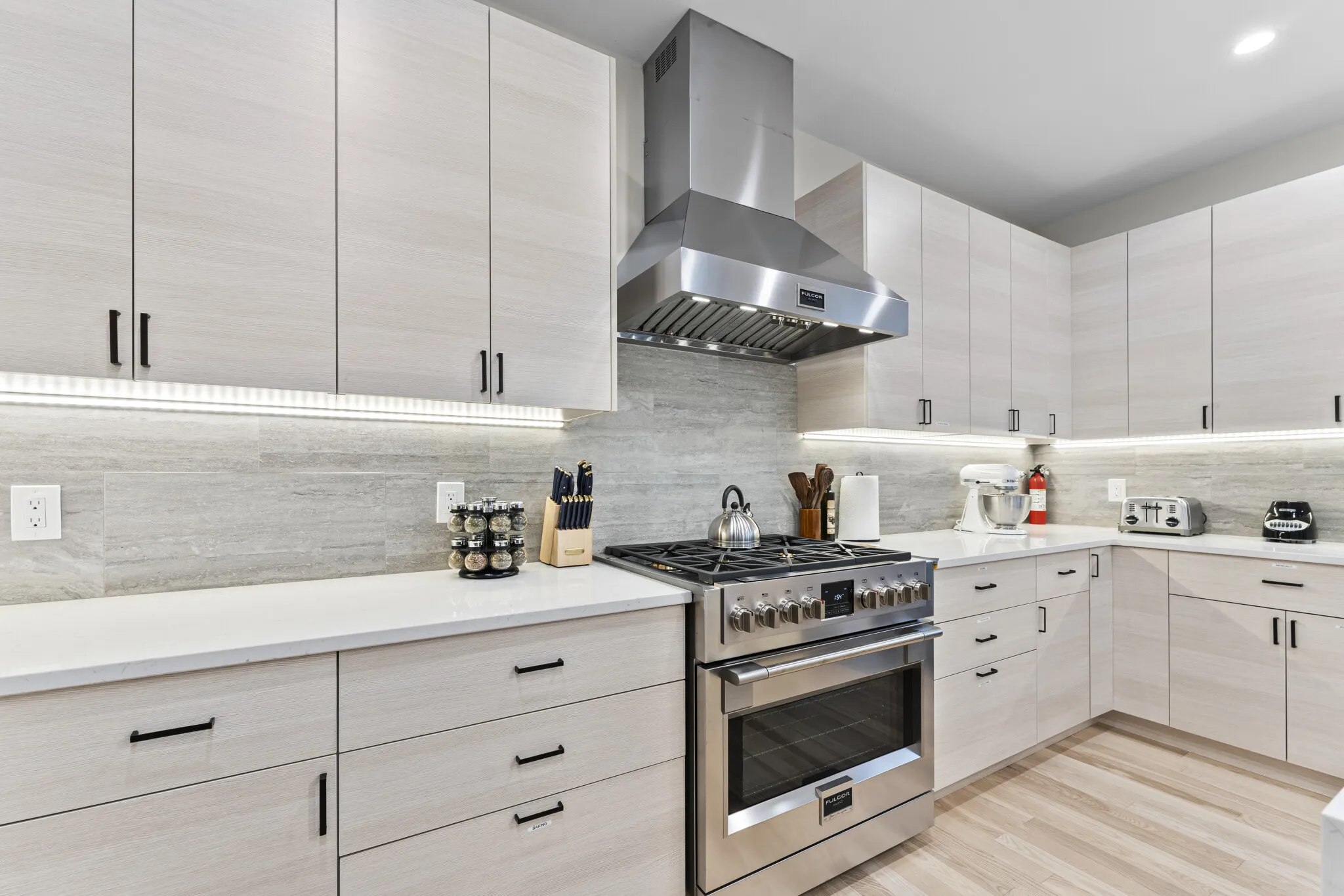 21 Bolton St, South Side