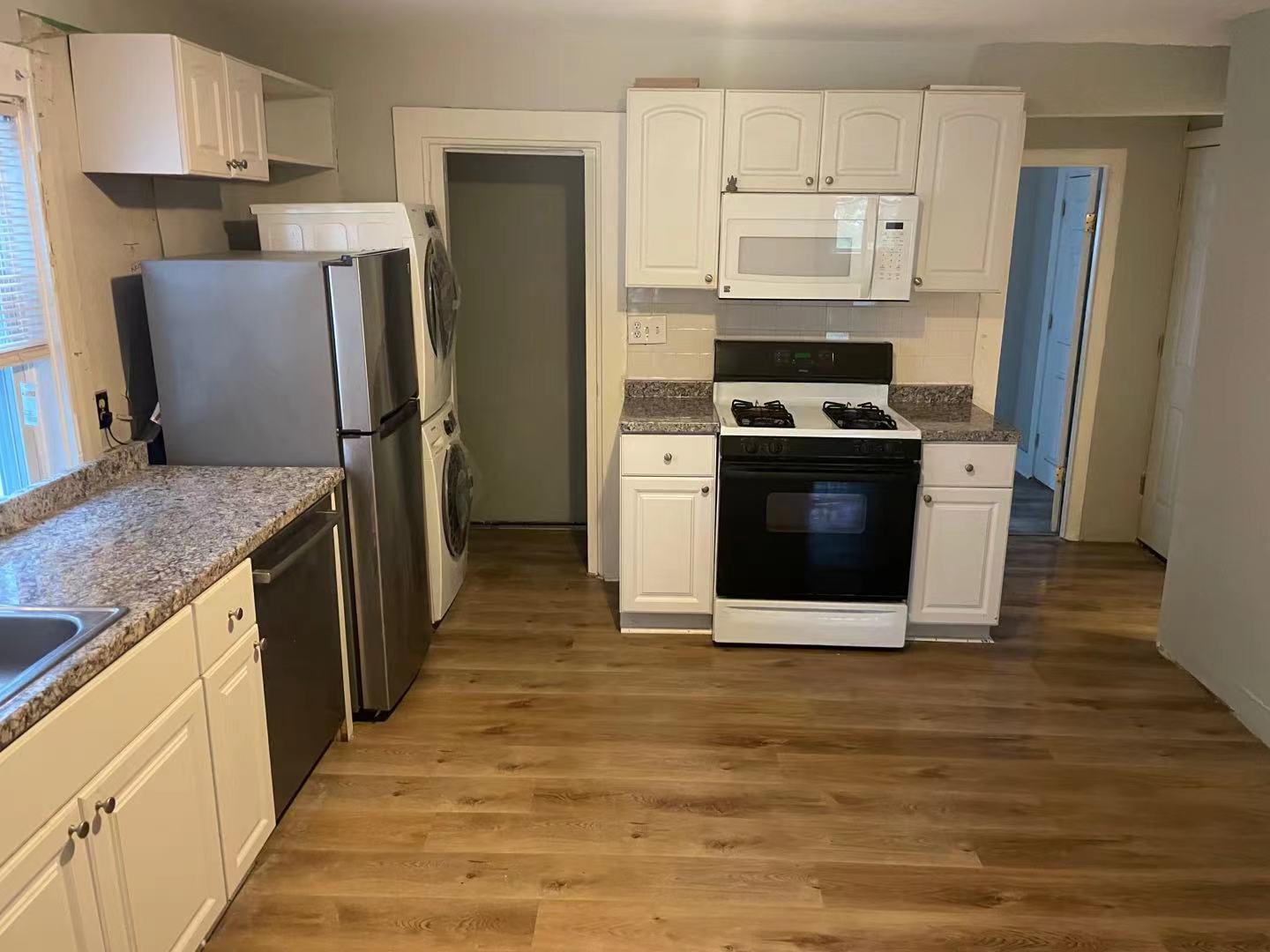 2.5 bed, 1 bath apartment for rent at 99 Boylston St Unit 2, Brookline Village — photo 1 of 3